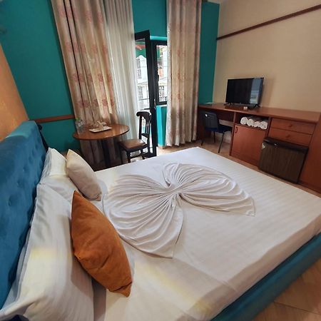 Quick Stop Hotel Tirana Esterno foto