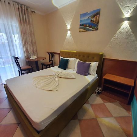 Quick Stop Hotel Tirana Esterno foto