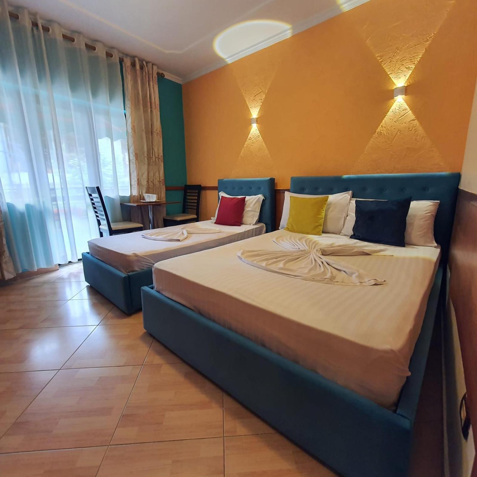Quick Stop Hotel Tirana Esterno foto