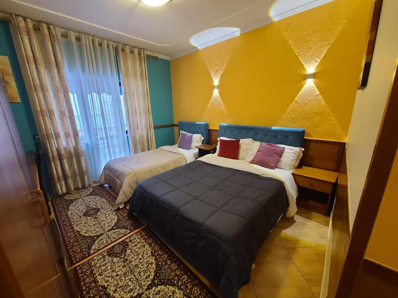 Quick Stop Hotel Tirana Esterno foto
